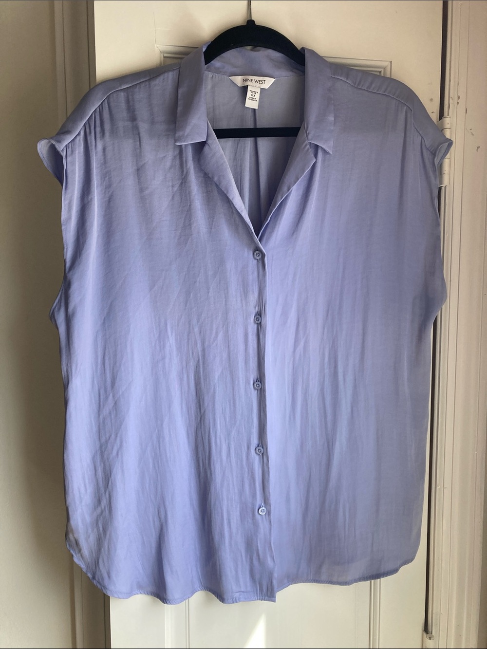 Nine West Periwinkle Button-Down Sleeveless Shell Blouse